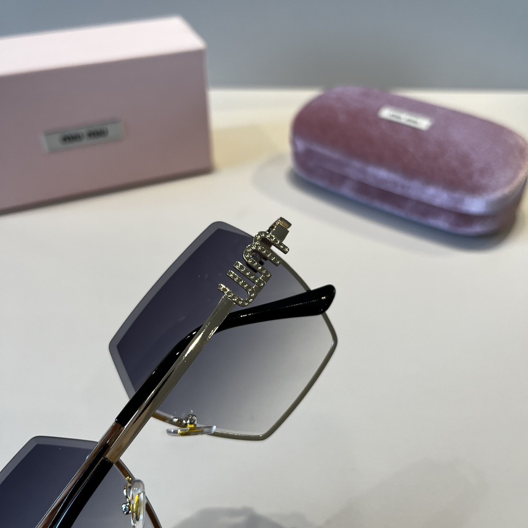 MIU MIU Designer Sunglasses For Women Luxury Mens Sunglasses Classic Rectangular Metal Frame Glasses Goggle Outdoor Beach Sun Protection Glasses Driving Sun Glasses