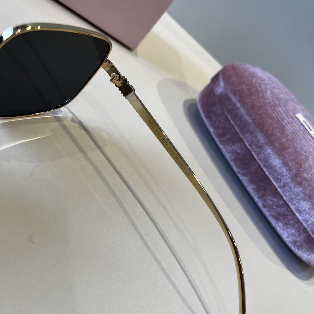 MIU MIU Designer Sunglasses Men For Women Oval Frame Metal Mirror Legs Sunglasses Retro Frame Sexy Little Women Fashion Luxury Glasses With Box