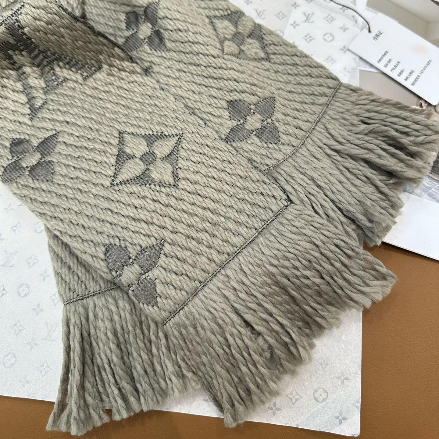 LV Designer Scarf Luxury Women Shawl Cashmere Scarf Warm Designer Shawls Wraps Print Smooth Fashion Bufanda Thick Blanket Scarves Mens Classics Scarf