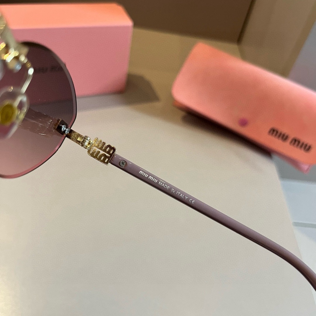 MIU MIU Designer Sunglasses Men For Women Oval Frame Metal Mirror Legs Sunglasses Retro Frame Sexy Little Women Fashion Luxury Glasses With Box