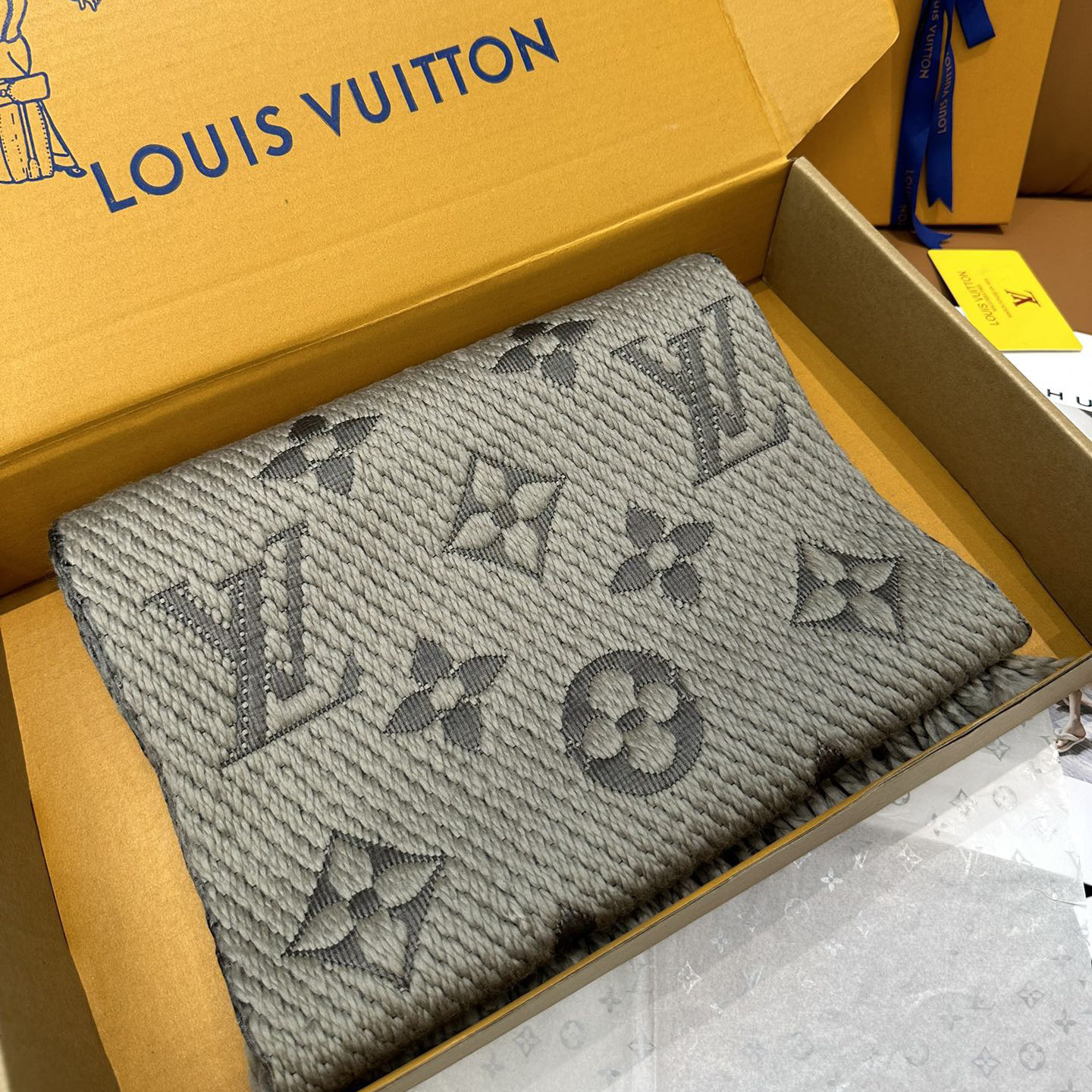 LV Designer Scarf Luxury Women Shawl Cashmere Scarf Warm Designer Shawls Wraps Print Smooth Fashion Bufanda Thick Blanket Scarves Mens Classics Scarf