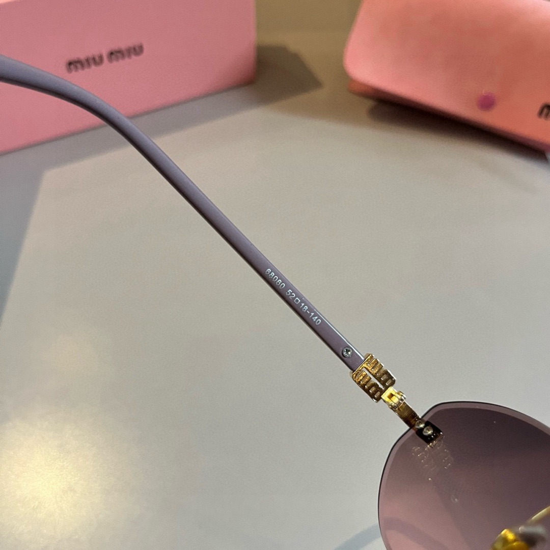 MIU MIU Designer Sunglasses Men For Women Oval Frame Metal Mirror Legs Sunglasses Retro Frame Sexy Little Women Fashion Luxury Glasses With Box