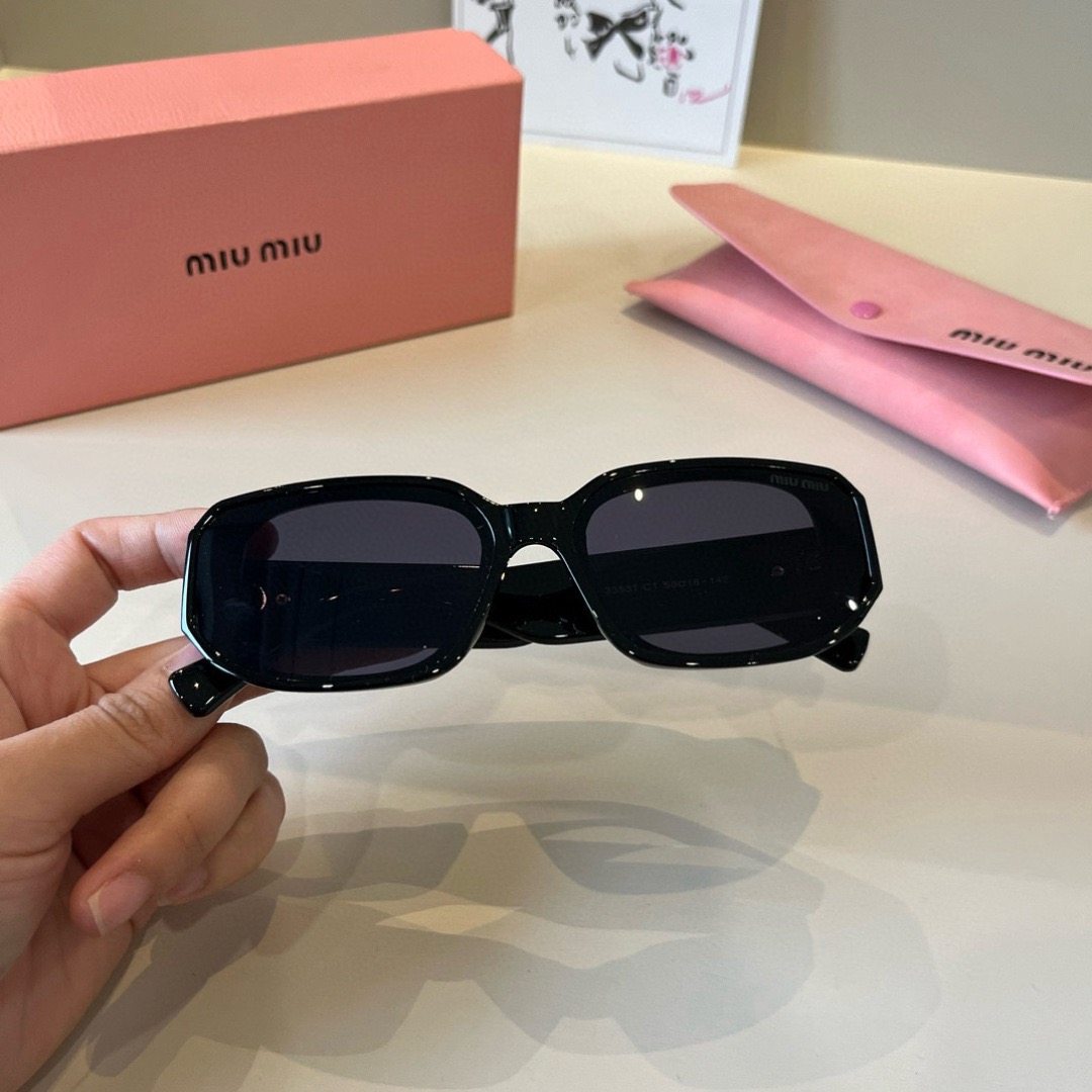 MIU MIU For Women Mens Designer Sunglasses Men Flower Lens Sunglasses With Letter Designer Sun Glasses Unisex Traveling Sunglass