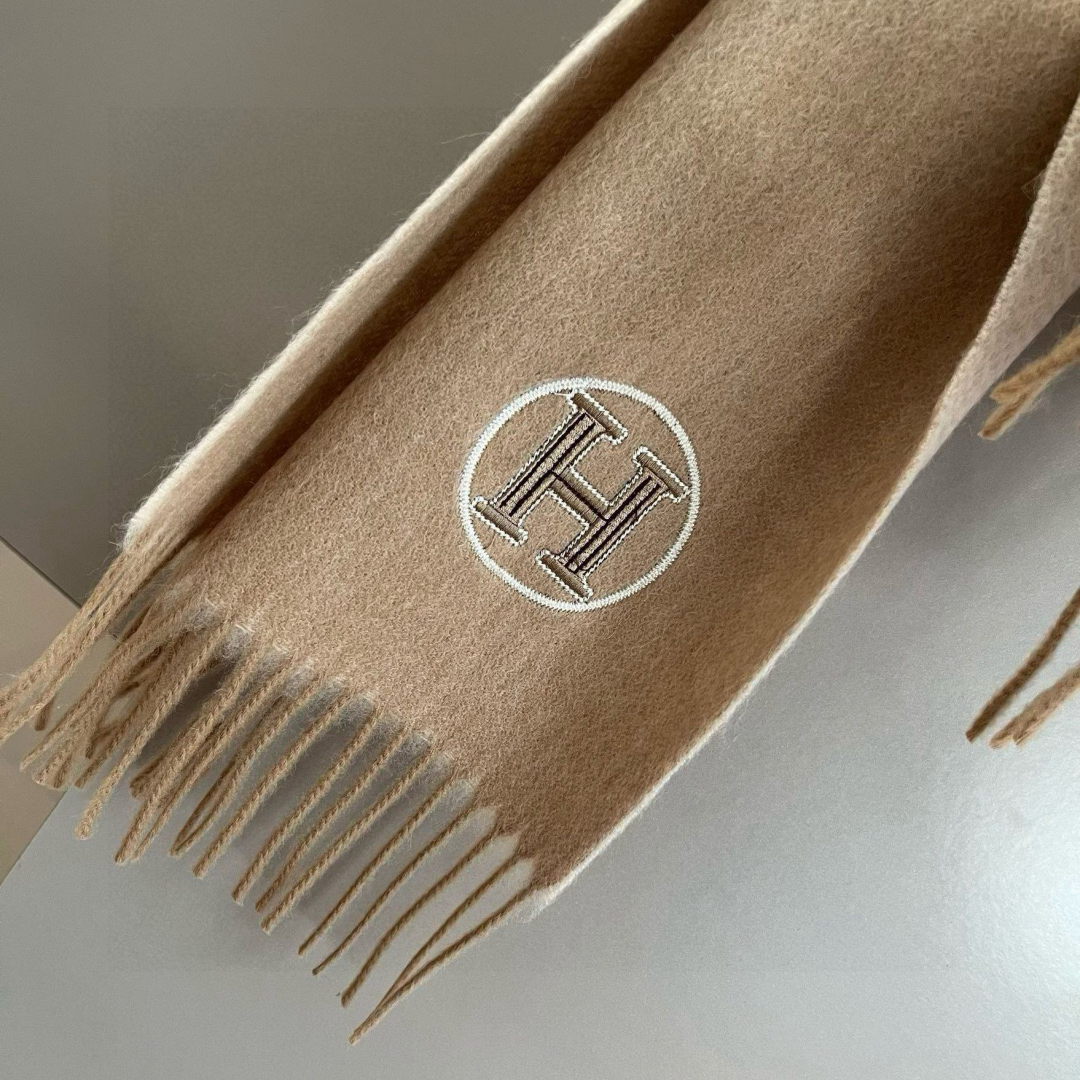 Hermes Designer Scarf Cashmere Scarf Women's Long Shawl Soft And Comfortable Luxury Double Sided Tassel Scarf Letter Tassel Shawl Unisex Scarf With Box
