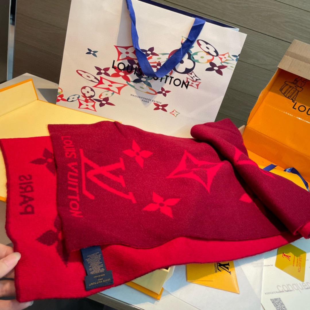 LV Designer Scarf Luxury Women Shawl Cashmere Scarf Warm Designer Shawls Wraps Letter Smooth Fashion Scarves Mens Classics Scarf