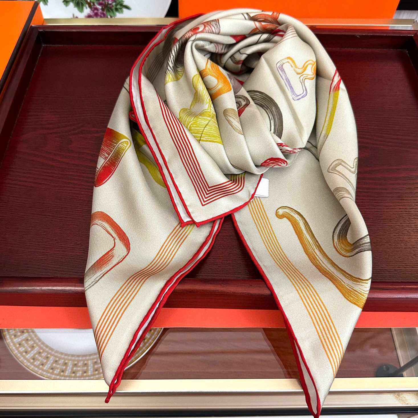 Hermes Designer Silk Scarf For Women Luxurious Scarf High End Classic Print Pattern Designer Shawl Scarves New Gift Easy To Match Soft Touch Silk Color-Blocking Fringed Edges With Box