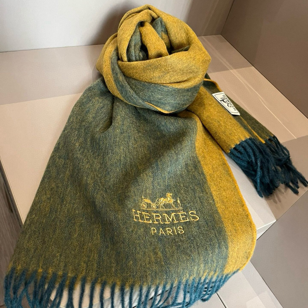 Hermes Designer Silk Scarf For Women Luxurious Scarf High End Classic Print Pattern Designer Shawl Scarves New Gift Easy To Match Soft Touch Color-Blocking Fringed Edges With Box