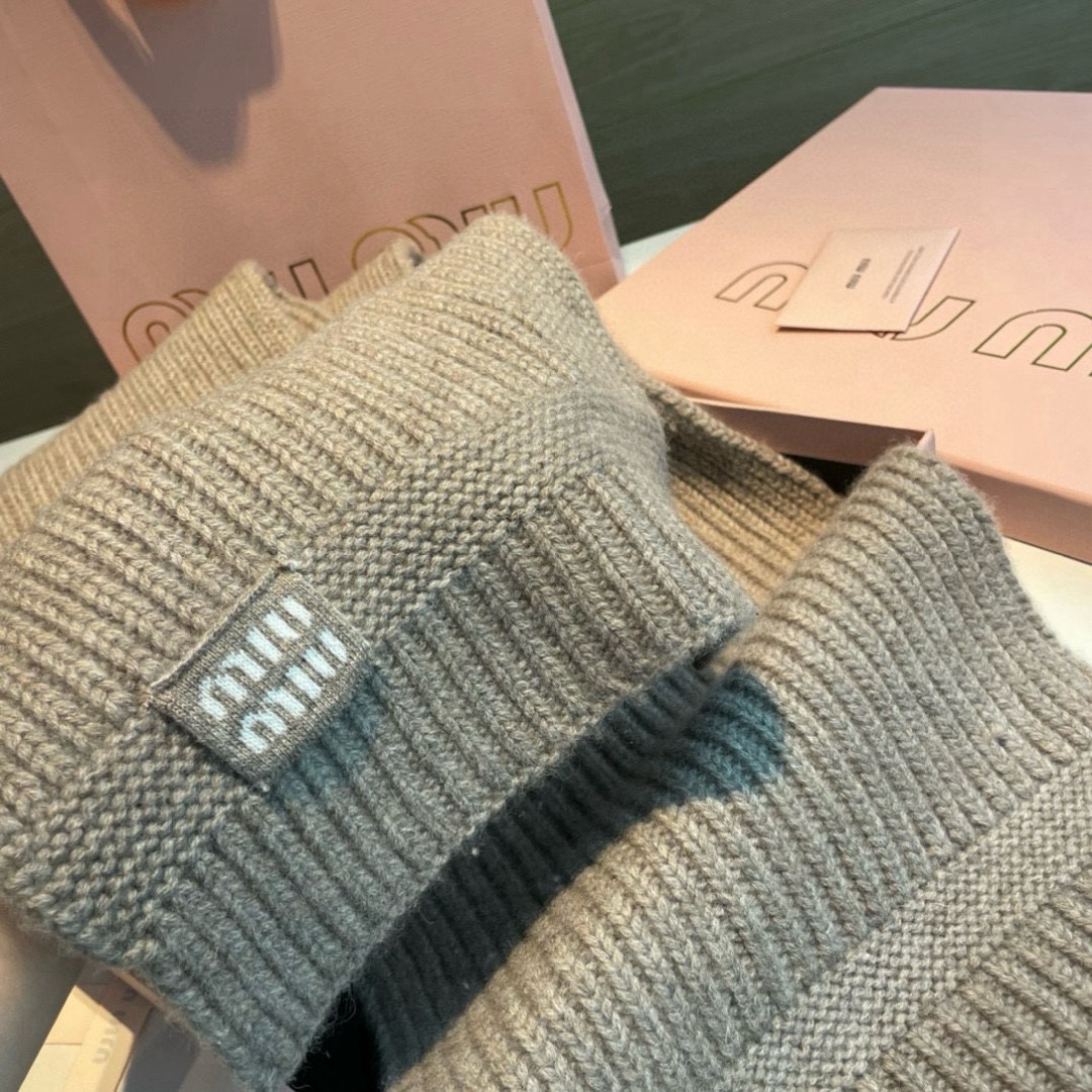 MIU MIU Designer Scarf Luxury Women Shawl Cashmere Scarf Warm Designer Shawls Wraps Solid Smooth Fashion Scarves Mens Classics Scarf