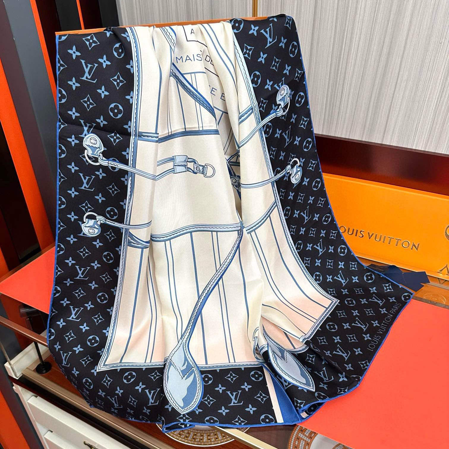 LV Designer Silk Scarf For Women Luxurious Scarf High End Classic Print Pattern Designer Shawl Scarves New Gift Easy To Match Soft Touch Silk Color-Blocking Fringed Edges With Box