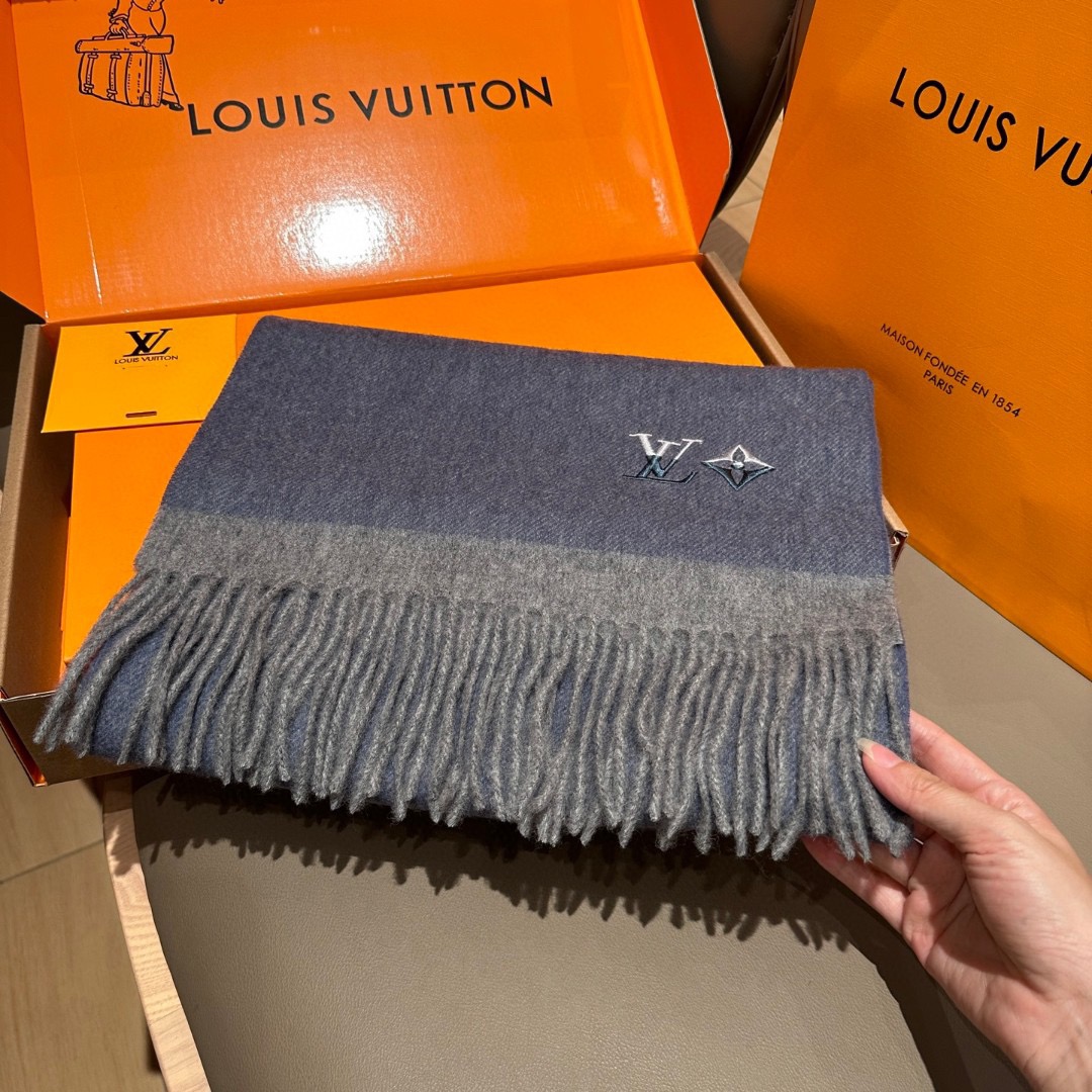 LV Designer Scarf Luxury Women Shawl Cashmere Scarf Warm Designer Shawls Wraps Solid Smooth Fashion Scarves Mens Classics Scarf