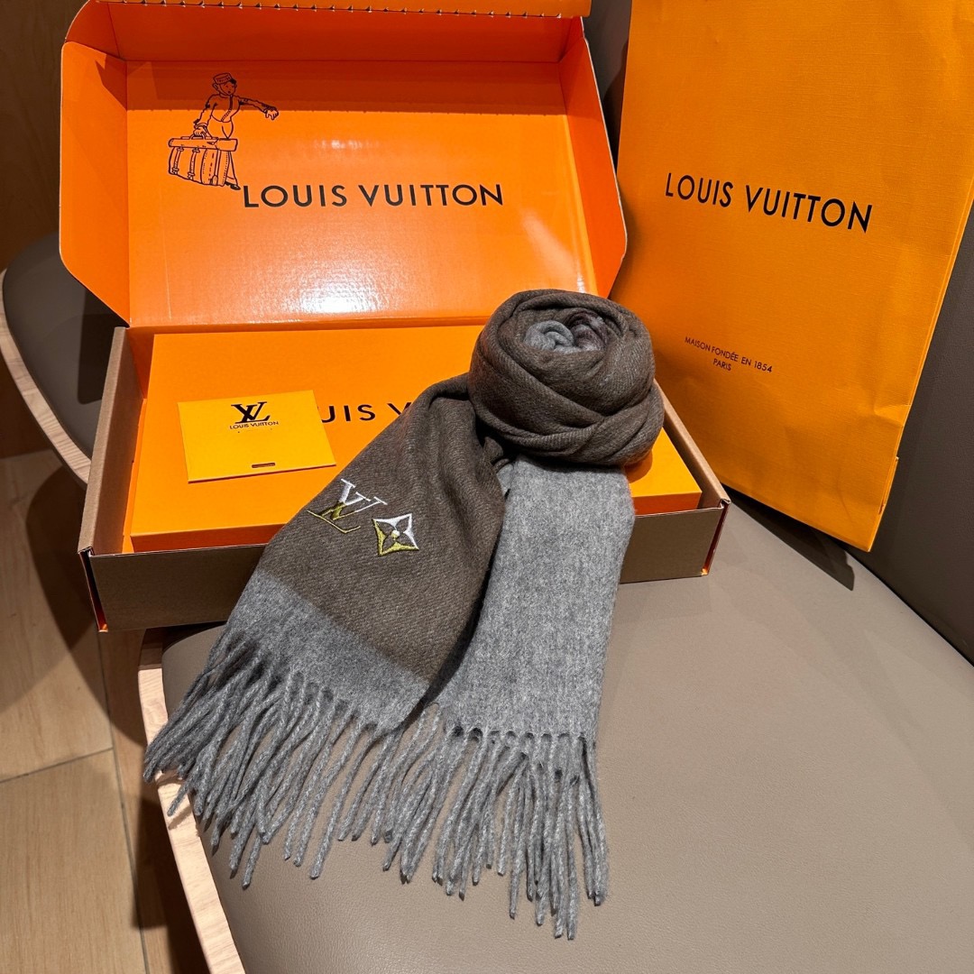 LV Designer Scarf Luxury Women Shawl Cashmere Scarf Warm Designer Shawls Wraps Solid Smooth Fashion Scarves Mens Classics Scarf