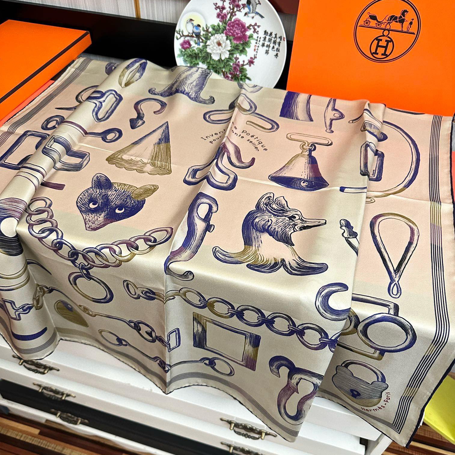 Hermes Designer Silk Scarf For Women Luxurious Scarf High End Classic Print Pattern Designer Shawl Scarves New Gift Easy To Match Soft Touch Silk Color-Blocking Fringed Edges With Box