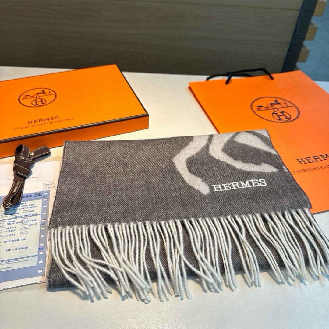 Hermes Designer Scarf Luxury Women Shawl Cashmere Scarf Warm Designer Shawls Wraps Print Smooth Fashion Scarves Mens Classics Scarf