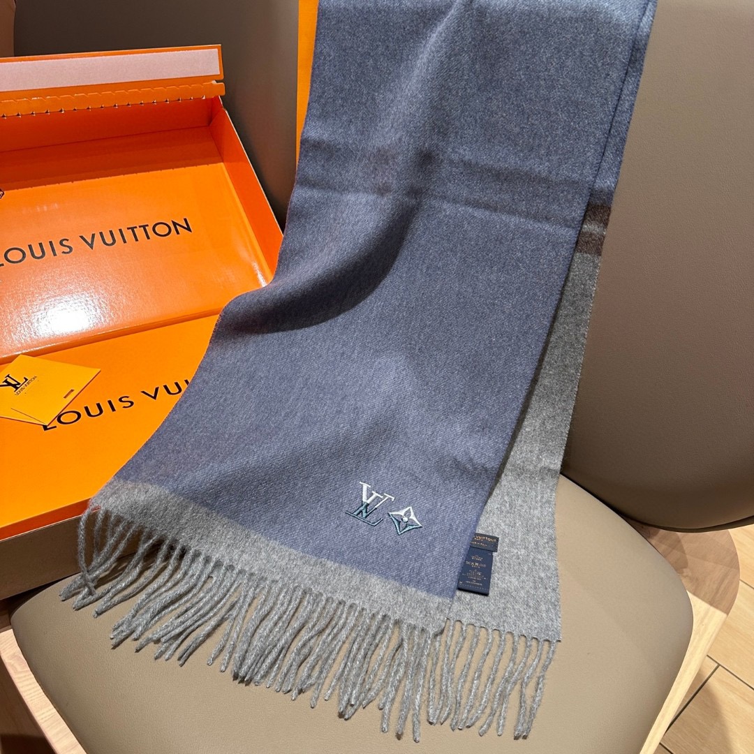 LV Designer Scarf Luxury Women Shawl Cashmere Scarf Warm Designer Shawls Wraps Solid Smooth Fashion Scarves Mens Classics Scarf