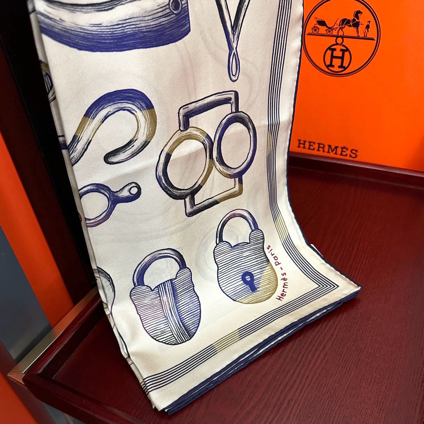 Hermes Designer Silk Scarf For Women Luxurious Scarf High End Classic Print Pattern Designer Shawl Scarves New Gift Easy To Match Soft Touch Silk Color-Blocking Fringed Edges With Box