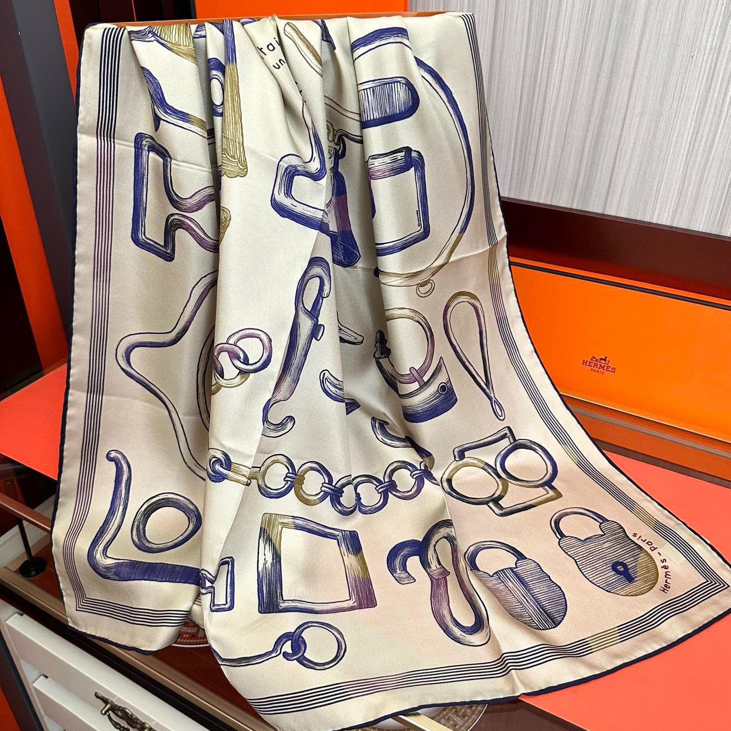 Hermes Designer Silk Scarf For Women Luxurious Scarf High End Classic Print Pattern Designer Shawl Scarves New Gift Easy To Match Soft Touch Silk Color-Blocking Fringed Edges With Box