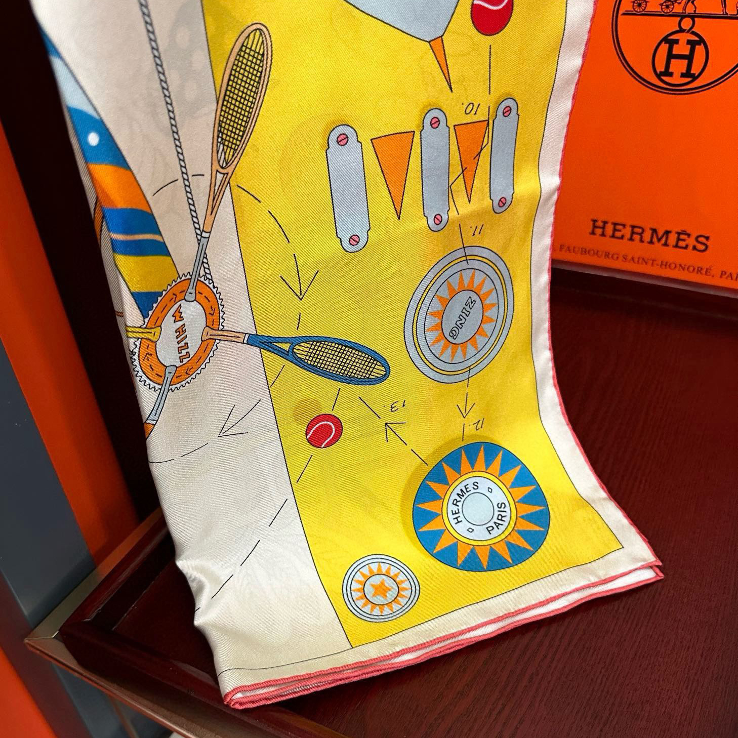 Hermes Designer Silk Scarf For Women Luxurious Scarf High End Classic Print Pattern Designer Shawl Scarves New Gift Easy To Match Soft Touch Silk Color-Blocking Fringed Edges With Box