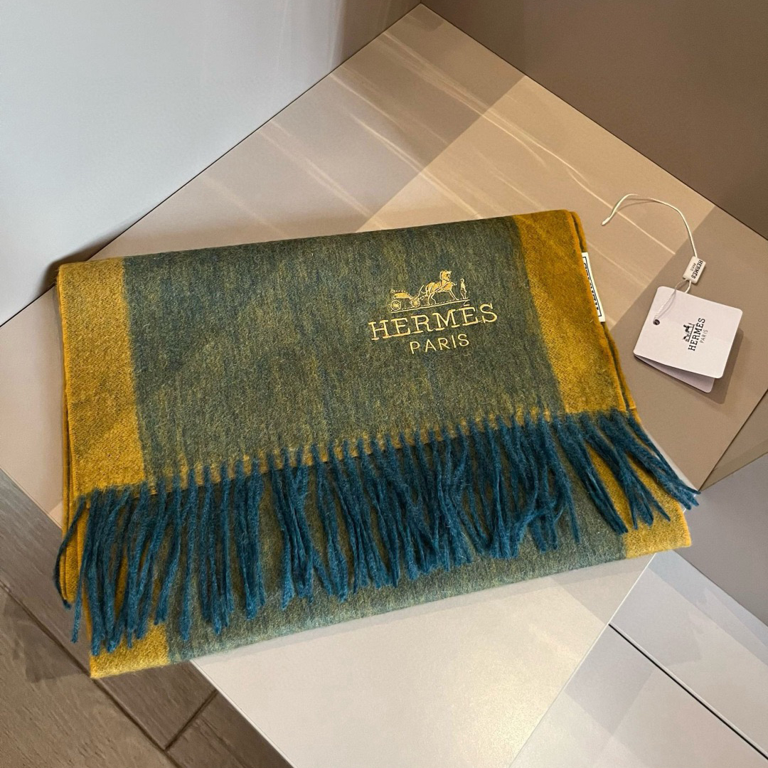 Hermes Designer Silk Scarf For Women Luxurious Scarf High End Classic Print Pattern Designer Shawl Scarves New Gift Easy To Match Soft Touch Color-Blocking Fringed Edges With Box