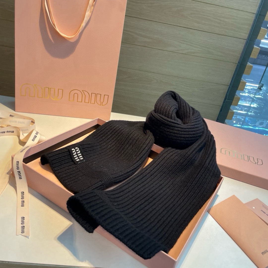 MIU MIU Designer Scarf Luxury Women Shawl Cashmere Scarf Warm Designer Shawls Wraps Solid Smooth Fashion Scarves Mens Classics Scarf