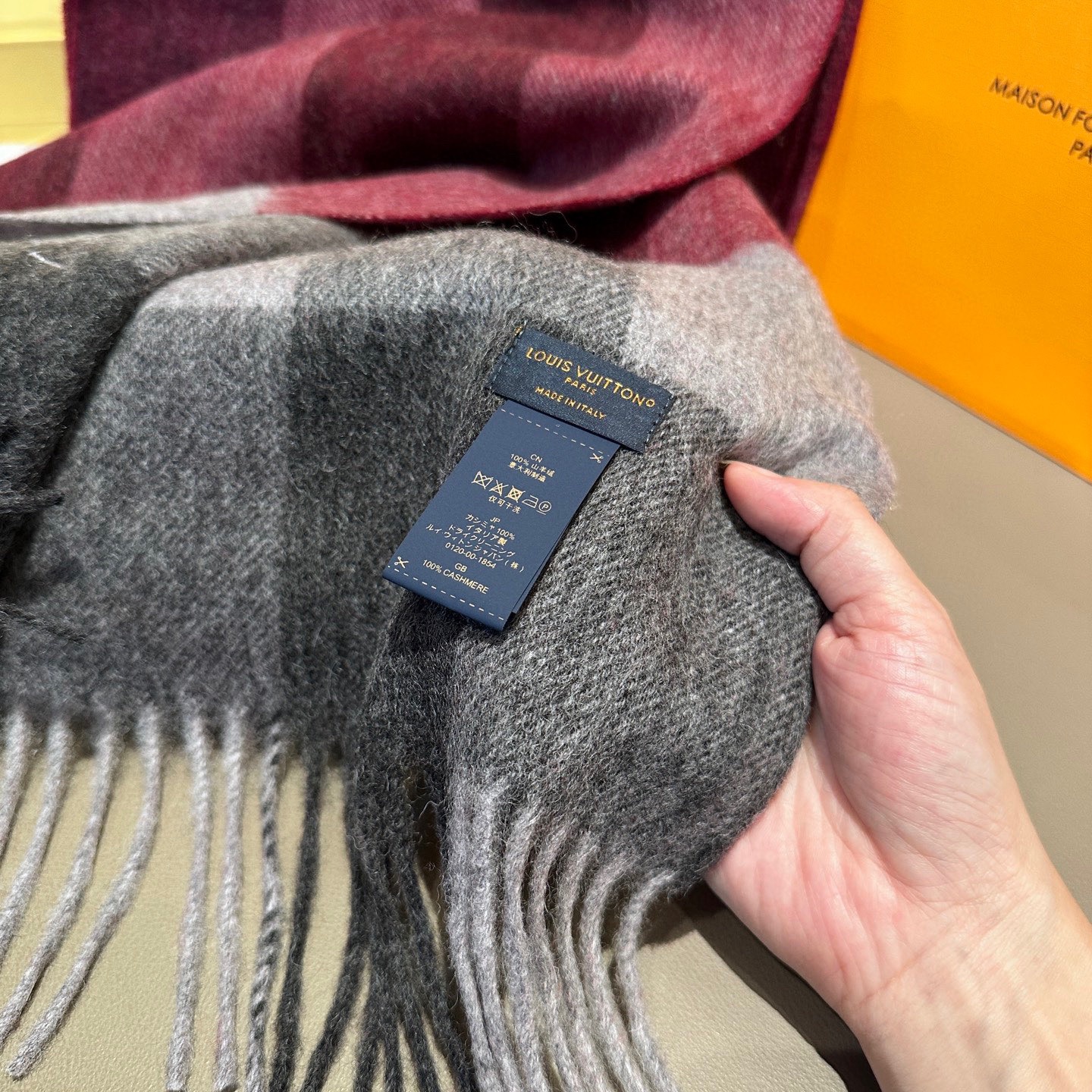 LV Designer Scarf Cashmere Scarf Women's Long Shawl Soft And Comfortable Luxury Double Sided Tassel Scarf Color-Blocking Tassel Shawl Unisex Scarf With Box