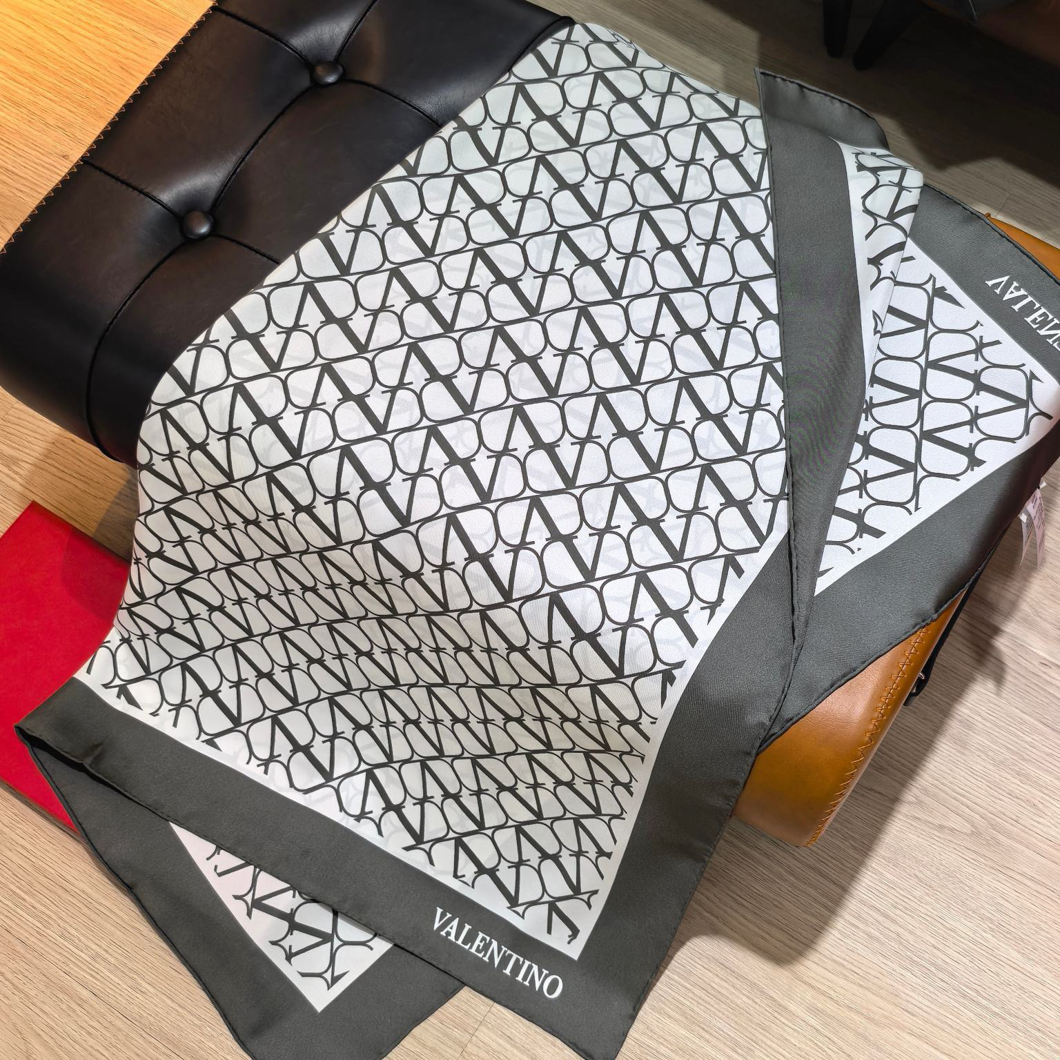 Valentino Scarf Designers Men Women's Scarf Luxury Scarf Fashion V Pattern Silk Scarf Shawl Wrap Letter Classic Luxury Scarf With Box