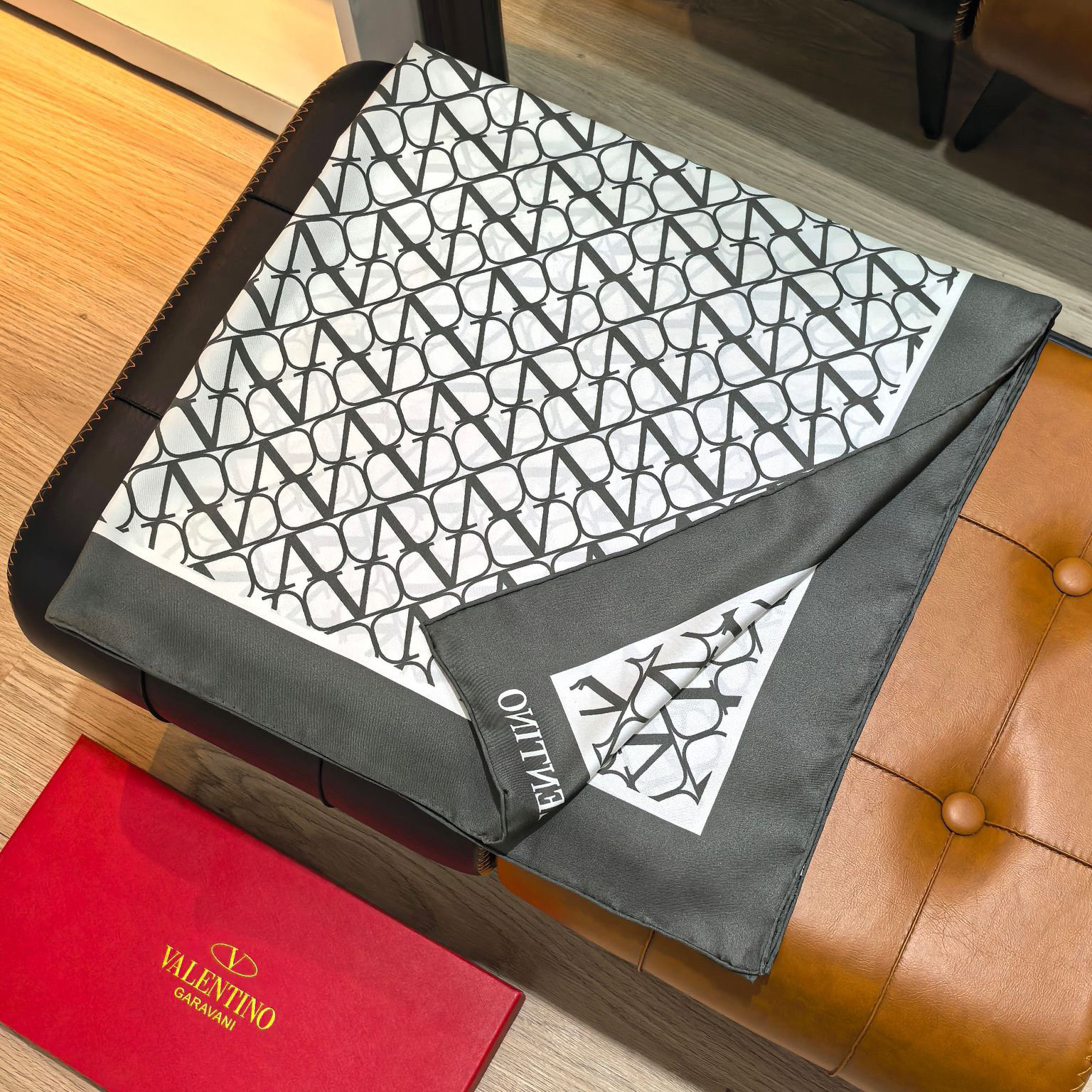 Valentino Scarf Designers Men Women's Scarf Luxury Scarf Fashion V Pattern Silk Scarf Shawl Wrap Letter Classic Luxury Scarf With Box