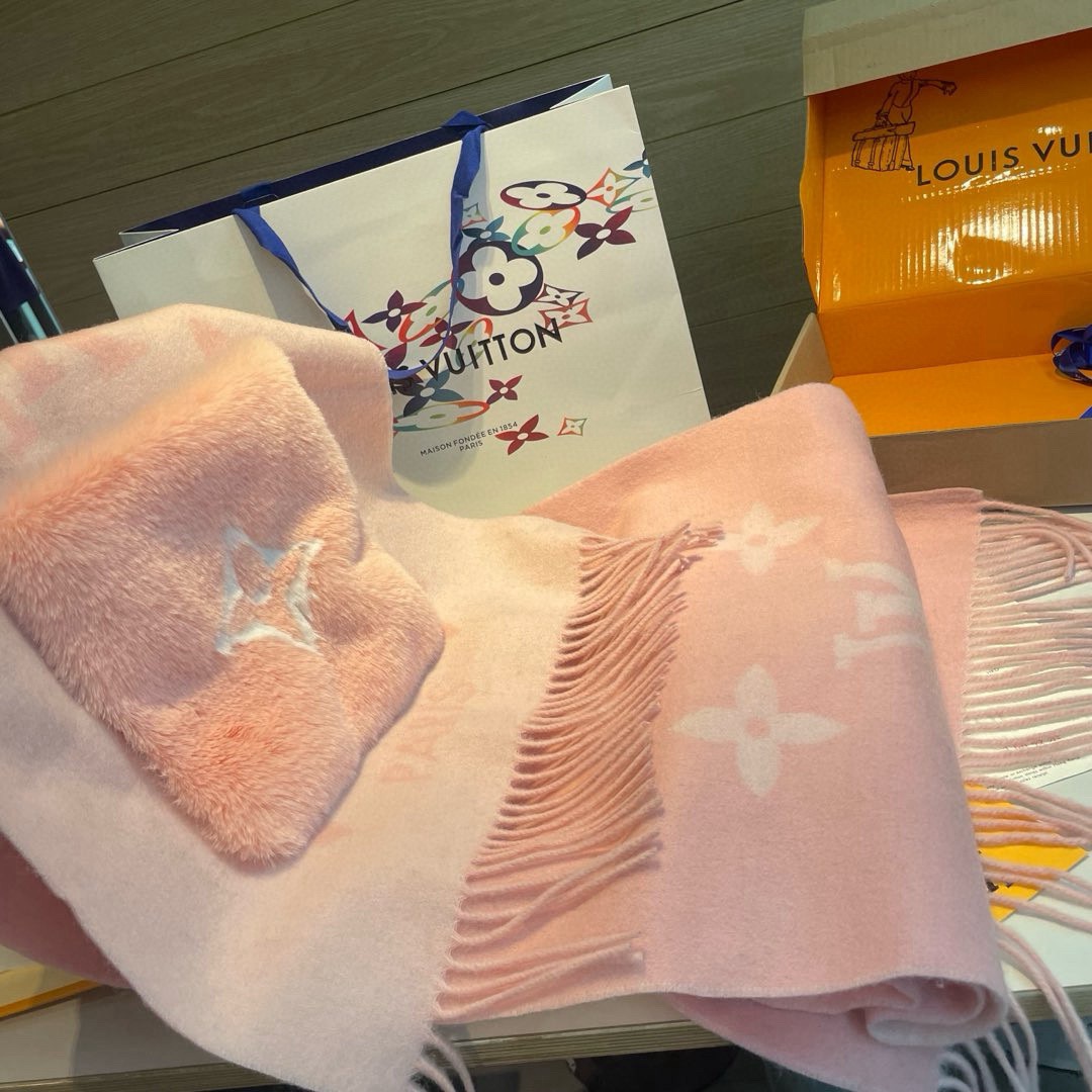 LV Designer Scarf Cashmere Add Rabbit Fur Pocket Scarf Women's Long Shawl Soft And Comfortable Luxury Sided Tassel Scarf Letter Tassel Shawl Scarf With Box