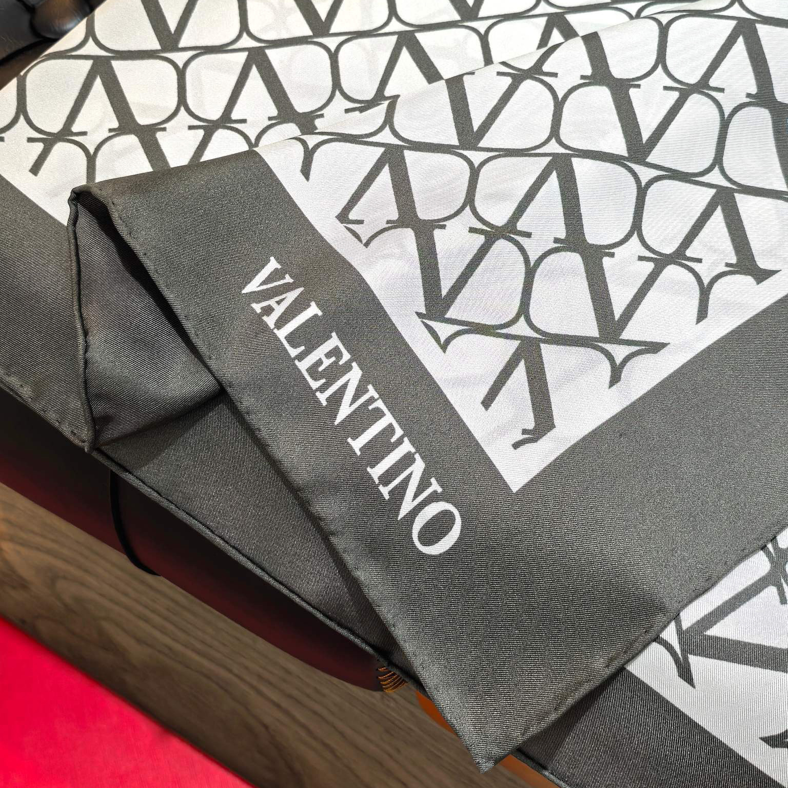 Valentino Scarf Designers Men Women's Scarf Luxury Scarf Fashion V Pattern Silk Scarf Shawl Wrap Letter Classic Luxury Scarf With Box