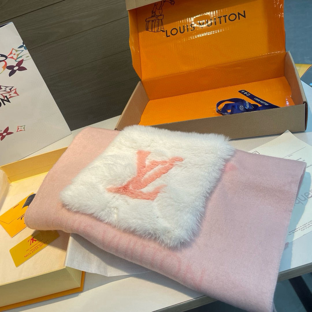 LV Designer Scarf Cashmere Add Rabbit Fur Pocket Scarf Women's Long Shawl Soft And Comfortable Luxury Sided Tassel Scarf Letter Tassel Shawl Scarf With Box