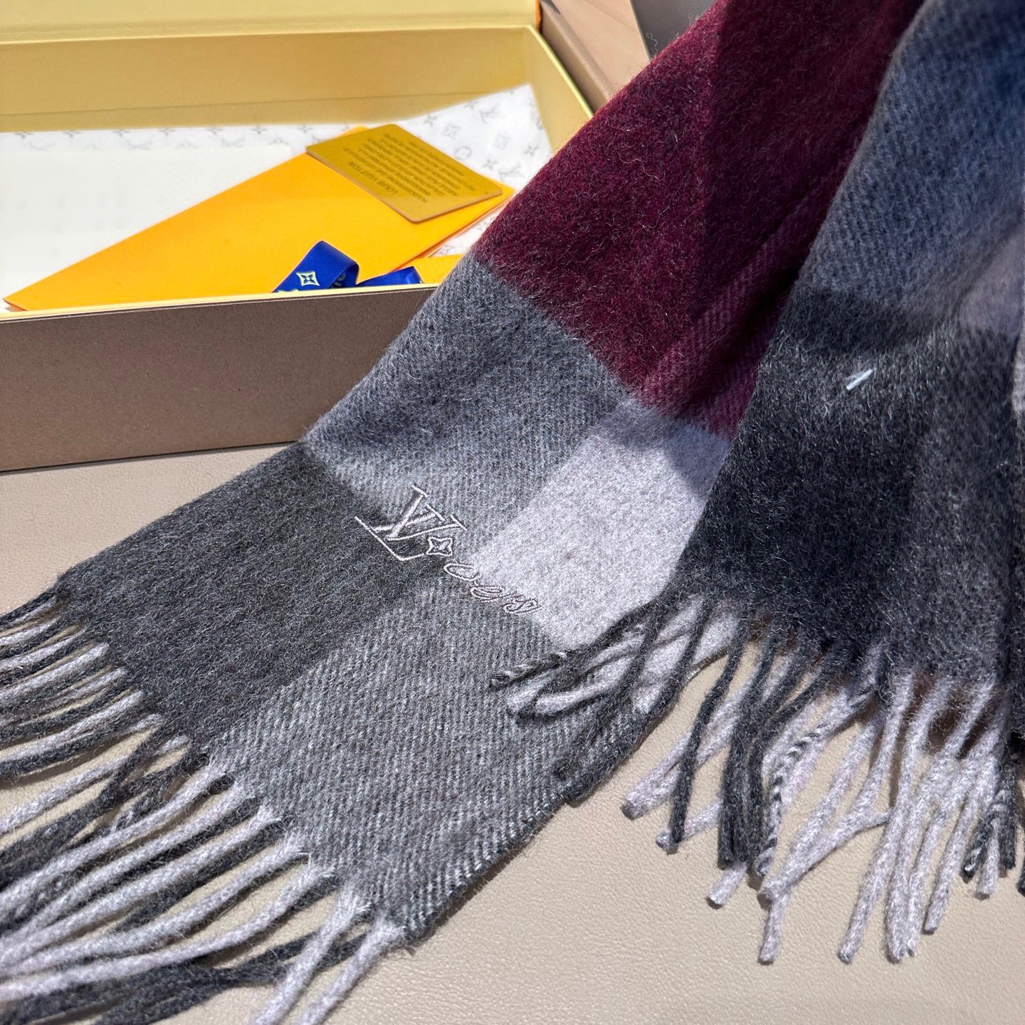 LV Designer Scarf Cashmere Scarf Women's Long Shawl Soft And Comfortable Luxury Double Sided Tassel Scarf Color-Blocking Tassel Shawl Unisex Scarf With Box