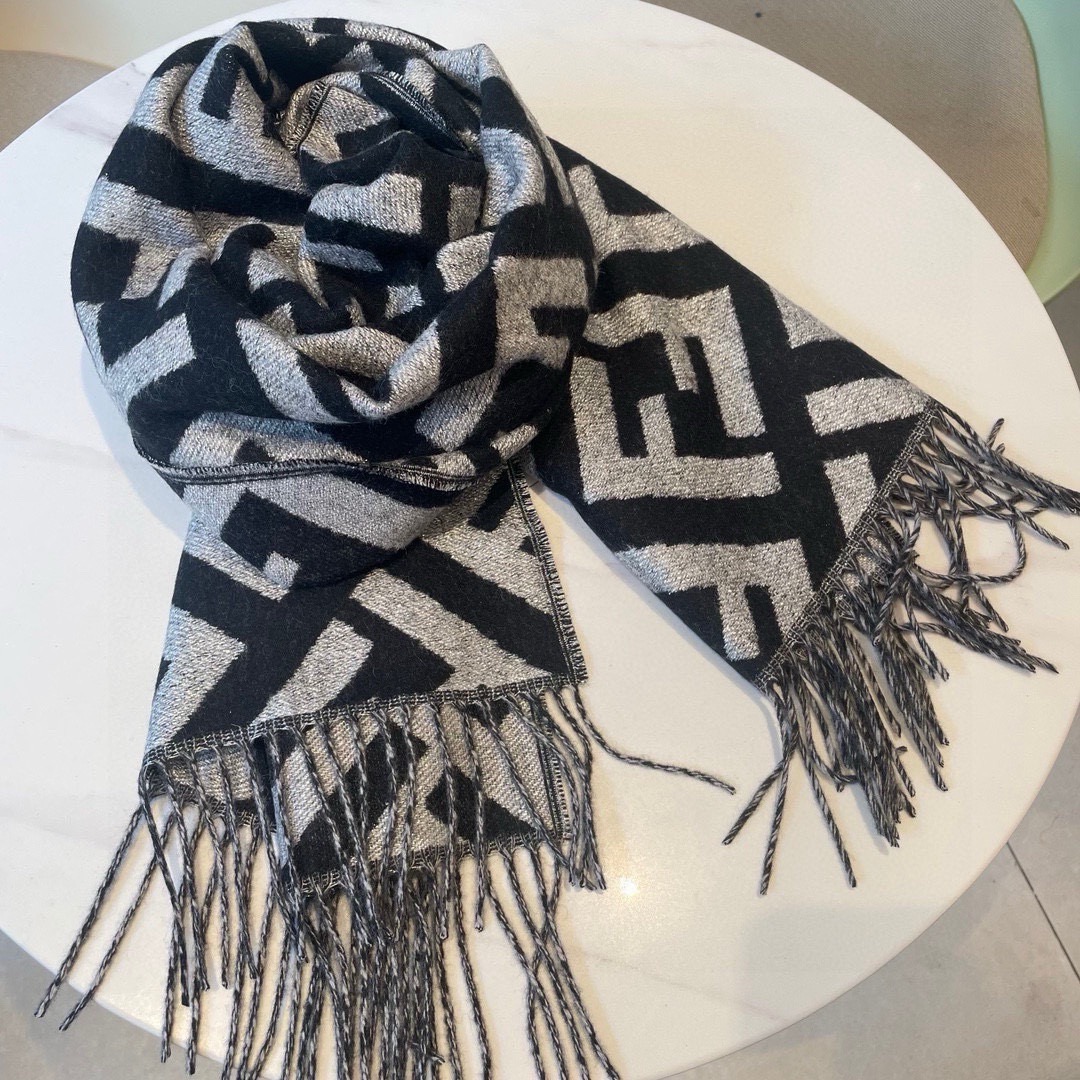 FENDI Designer Scarf Luxury Women Shawl Cashmere Scarf Warm Designer Shawls Wraps Letter Smooth Fashion Scarves Mens Classics Scarf With Box
