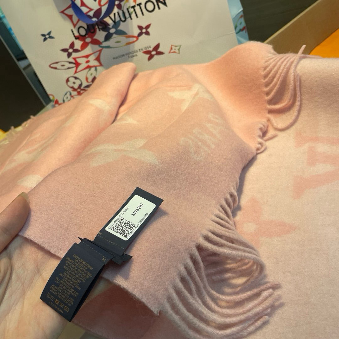 LV Designer Scarf Cashmere Add Rabbit Fur Pocket Scarf Women's Long Shawl Soft And Comfortable Luxury Sided Tassel Scarf Letter Tassel Shawl Scarf With Box