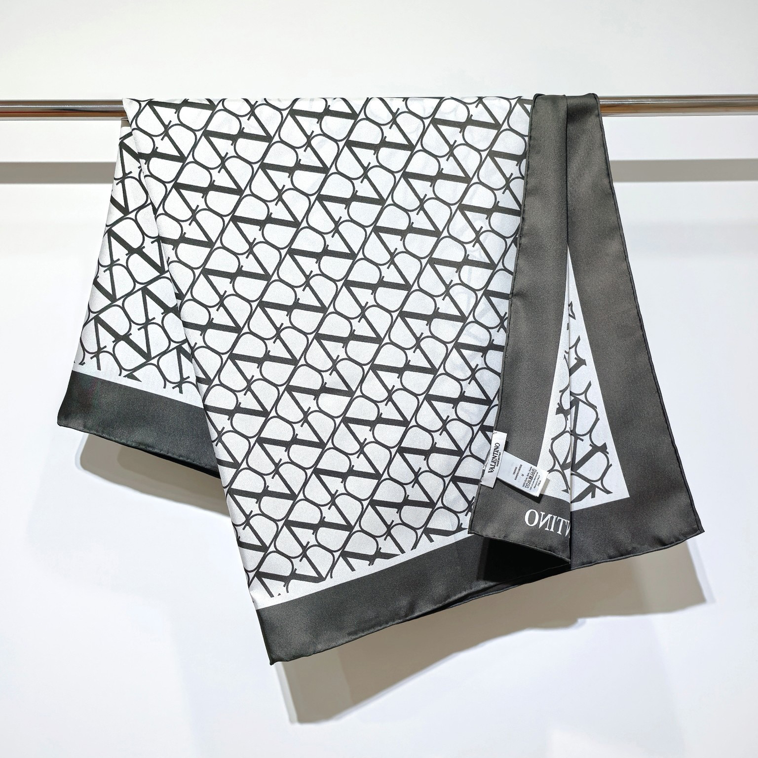 Valentino Scarf Designers Men Women's Scarf Luxury Scarf Fashion V Pattern Silk Scarf Shawl Wrap Letter Classic Luxury Scarf With Box