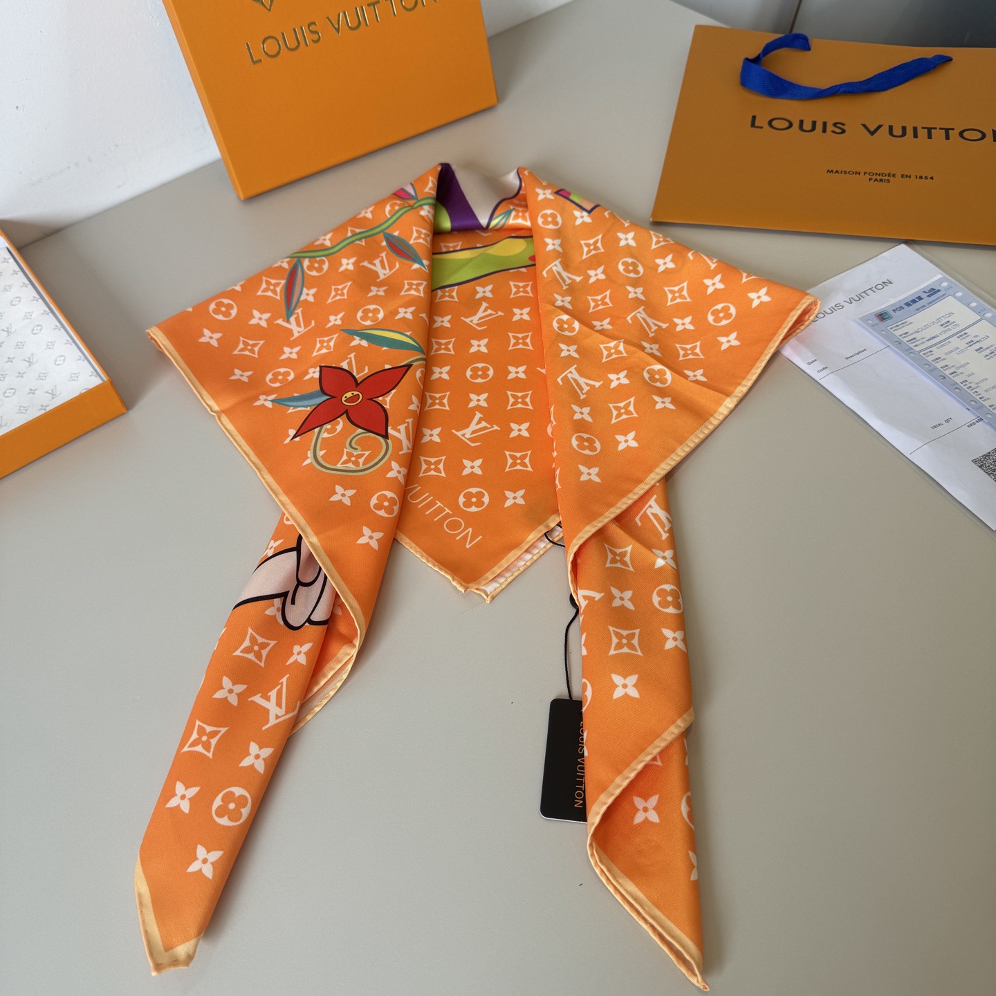 LV Designers Silk Fashion Square Scarves Large LV Logo Smiling Flowers Luxe Shawl Silk Scarf With Box