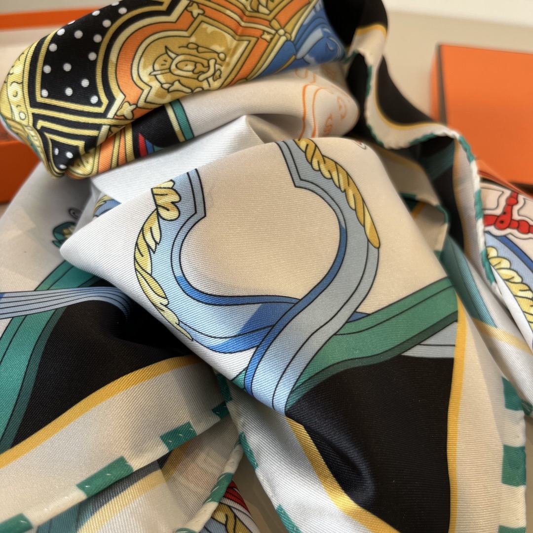Hermes Designer Silk Scarf For Women Luxurious Scarf High End Classic Print Pattern Designer Shawl Scarves New Gift Easy To Match Soft Touch Fringed Edges With Box