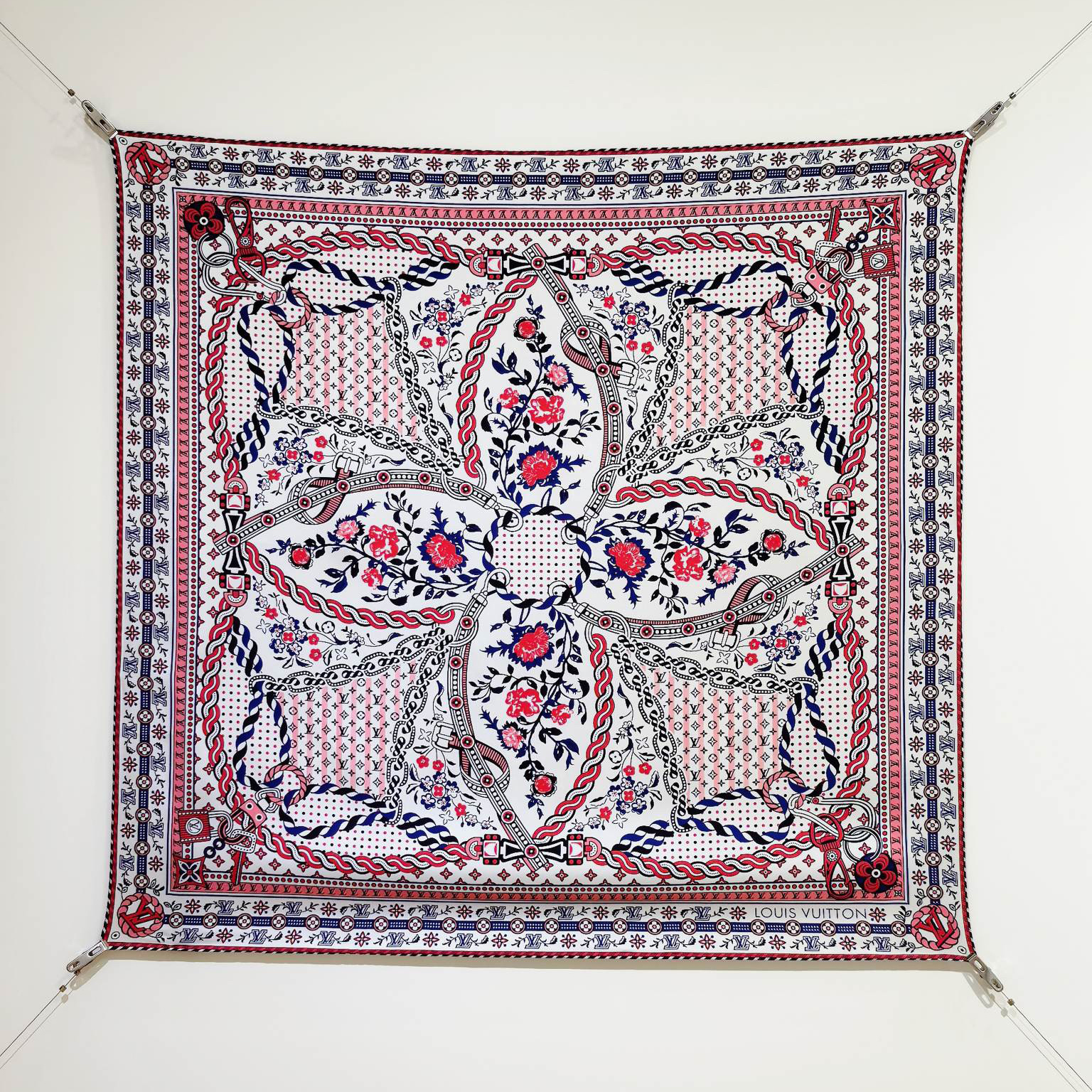 LV Designer Silk Scarf For Women Luxurious Scarf High End Classic Print Pattern Designer Shawl Scarves New Gift Easy To Match Soft Touch Fringed Edges With Box