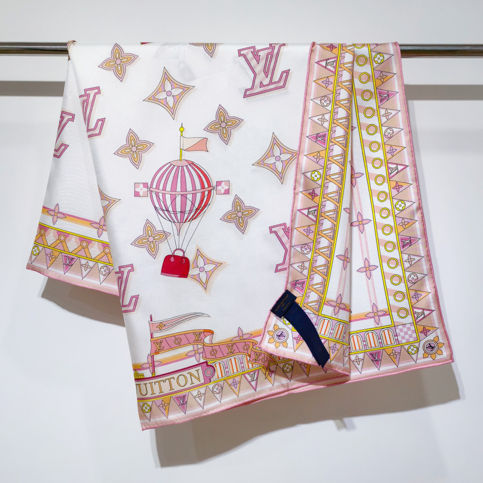 LV Designer Silk Scarf For Women Luxurious Scarf High End Classic Print Pattern Designer Shawl Scarves New Gift Easy To Match Soft Touch Fringed Edges With Box