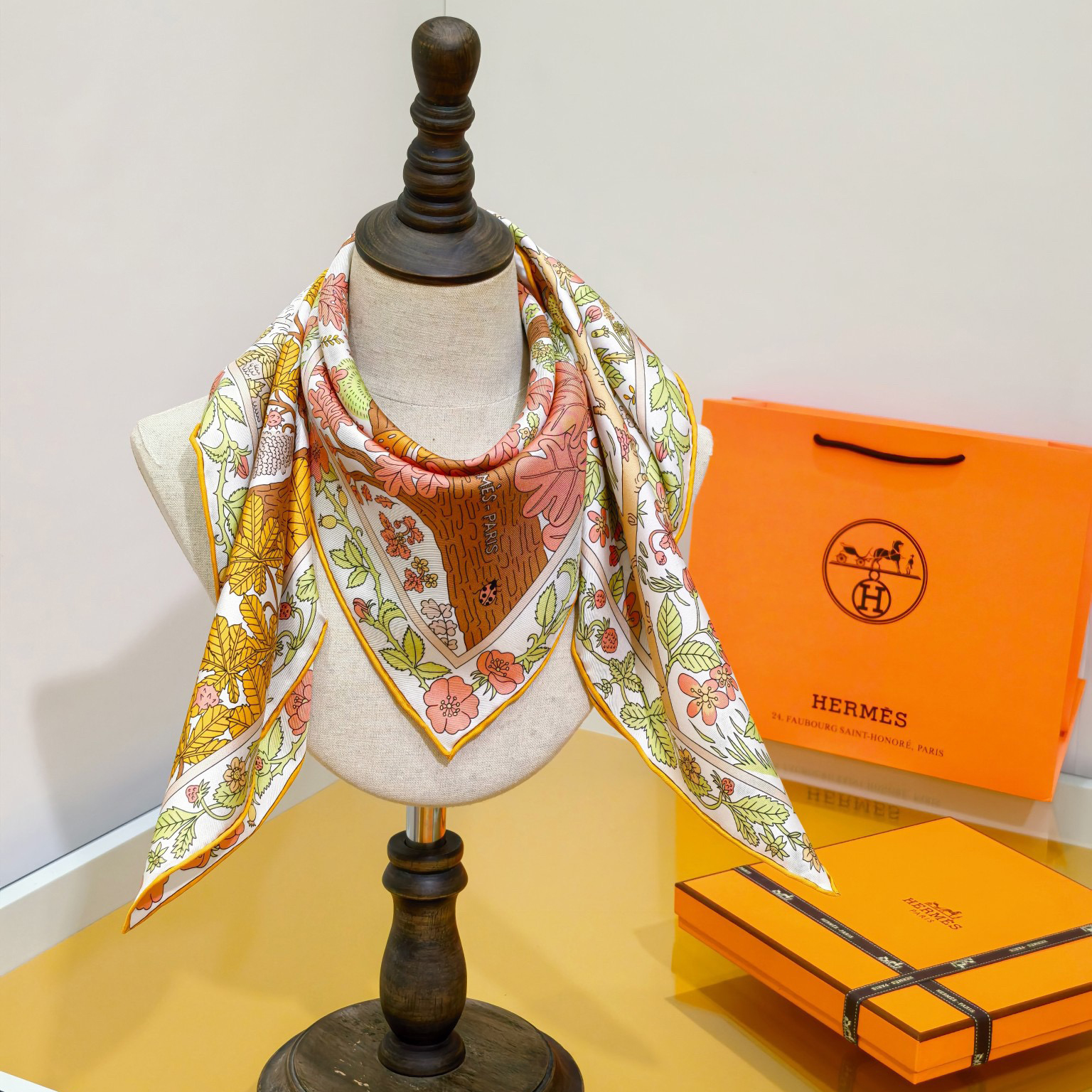 Hermes Designer Silk Scarf For Women Luxurious Scarf High End Classic Print Pattern Designer Shawl Scarves New Gift Easy To Match Soft Touch Fringed Edges With Box