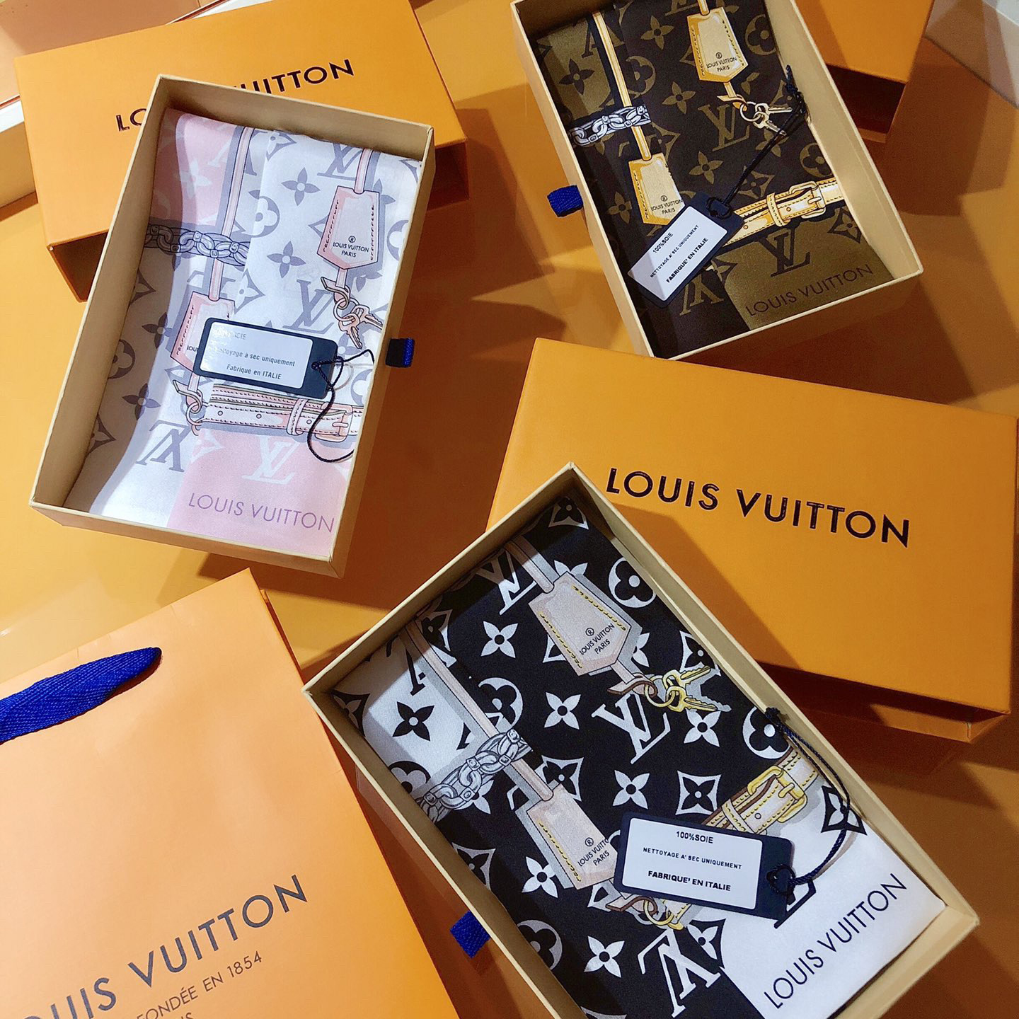 LV Womens Fashion Silk Scarf Designer Scarves Letter Printed Bag Scarfs Hair Thin Scarves Neck Tie Womens Scarves Luxury Headband Long Handle Bag Accessories With Box