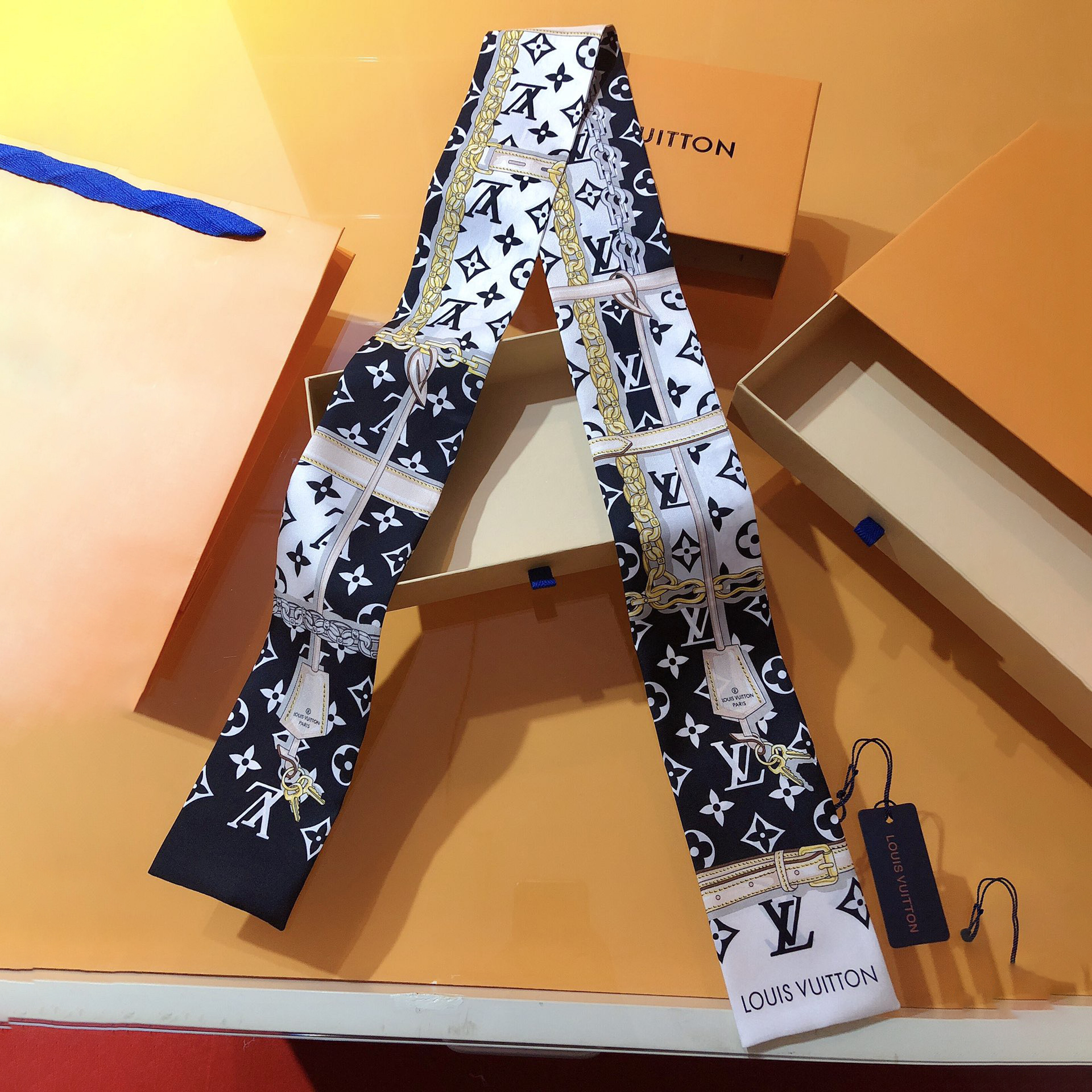 LV Womens Fashion Silk Scarf Designer Scarves Letter Printed Bag Scarfs Hair Thin Scarves Neck Tie Womens Scarves Luxury Headband Long Handle Bag Accessories With Box