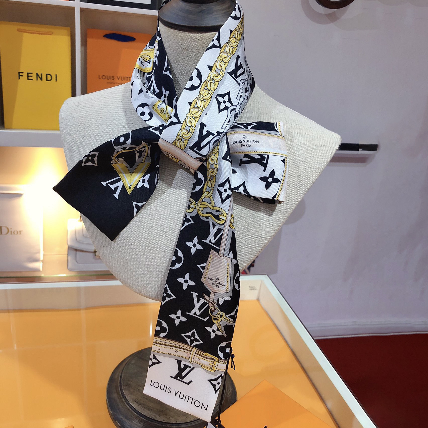 LV Womens Fashion Silk Scarf Designer Scarves Letter Printed Bag Scarfs Hair Thin Scarves Neck Tie Womens Scarves Luxury Headband Long Handle Bag Accessories With Box