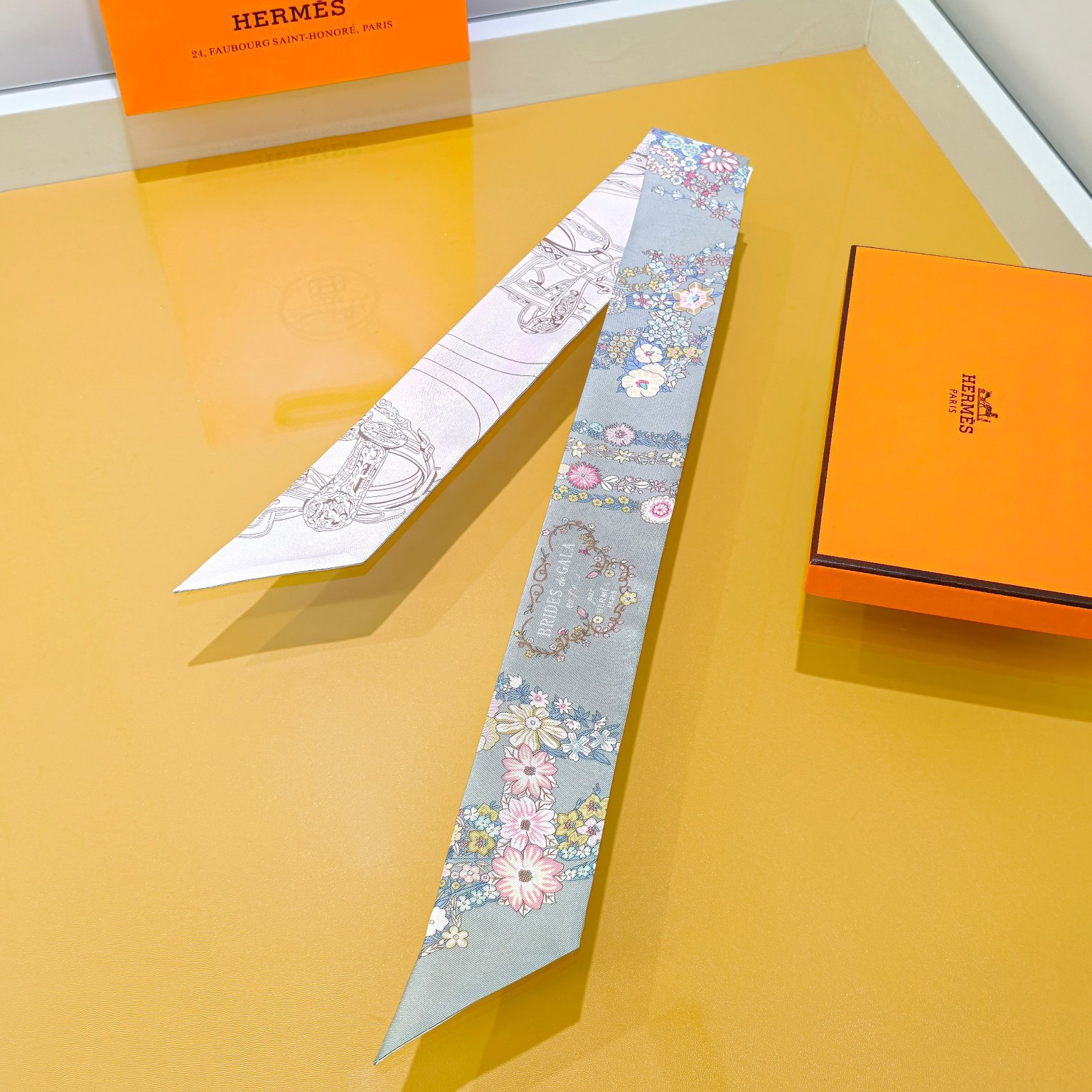 Hermes Womens Fashion Silk Scarf Designer Scarves Printed Bag Scarfs Hair Thin Scarves Neck Tie Womens Scarves Luxury Headband Long Handle Bag Accessories With Box