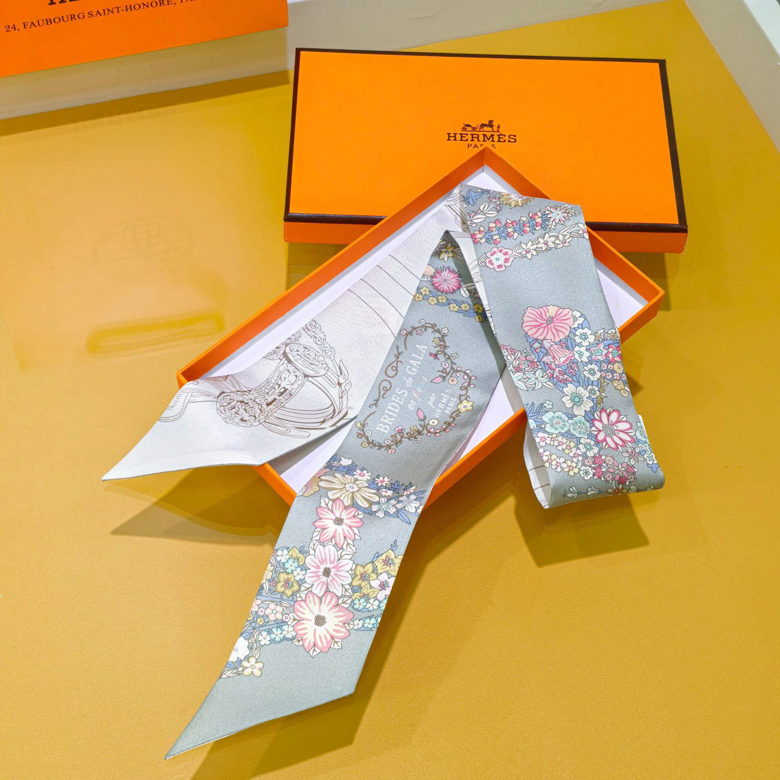 Hermes Womens Fashion Silk Scarf Designer Scarves Printed Bag Scarfs Hair Thin Scarves Neck Tie Womens Scarves Luxury Headband Long Handle Bag Accessories With Box