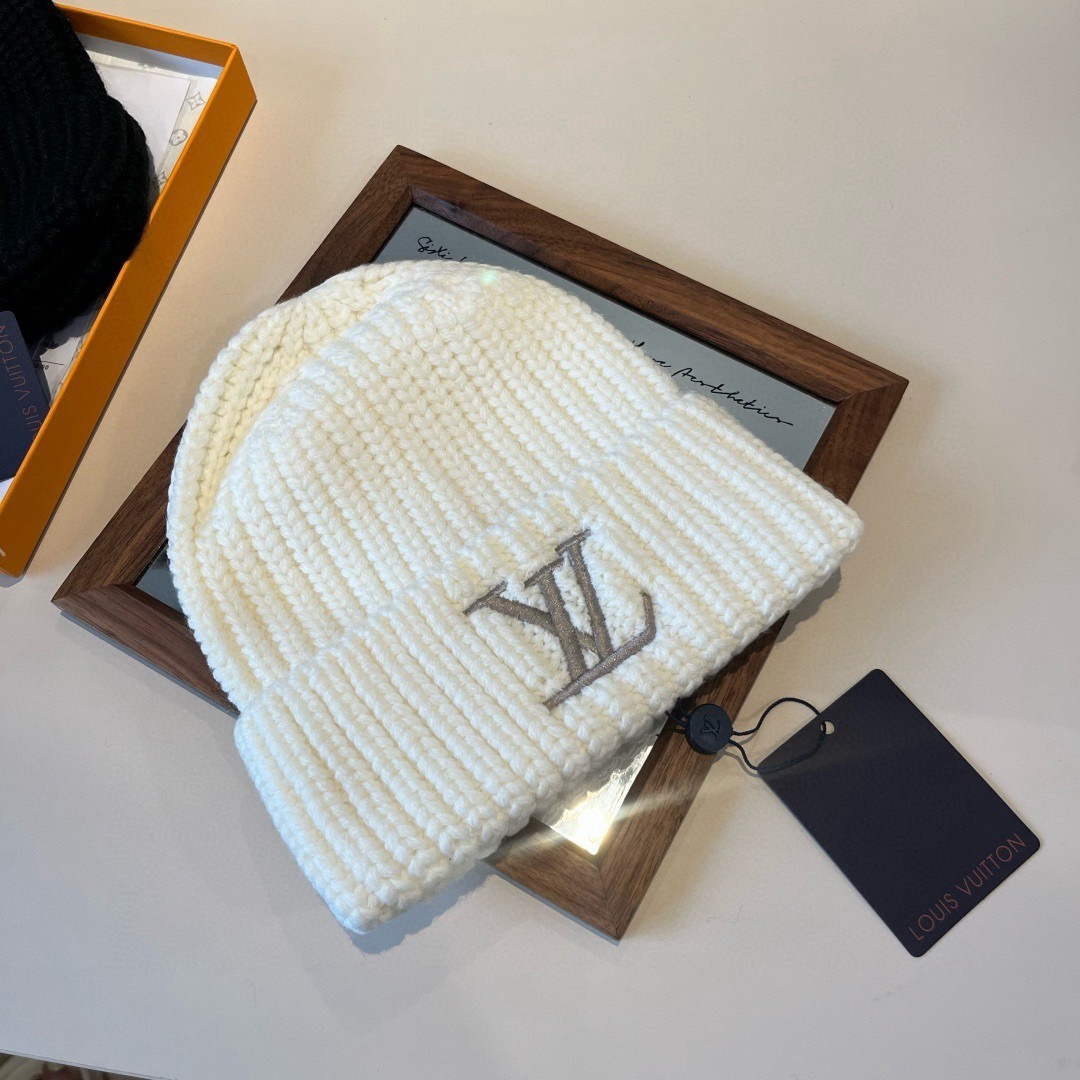 LV Knitted Beanie Designer Cap Fashionable Bonnet Dressy Hats For Outdoor Womens Cappelli Travel Skiing Knitted Hat Designer Brimless Cap With Box