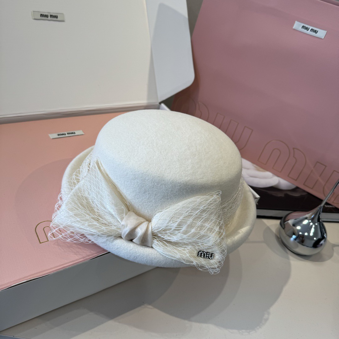 MIU MIU Wide Brim Hats Designer Women Felt Hats Round Tops Fashionable Curled Edge Tops Womens Wool Bottom Hats Womens Felt Hat Vintage Jazz Hat Outdoor Dress Hat With Box