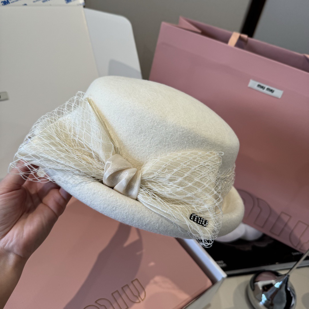 MIU MIU Wide Brim Hats Designer Women Felt Hats Round Tops Fashionable Curled Edge Tops Womens Wool Bottom Hats Womens Felt Hat Vintage Jazz Hat Outdoor Dress Hat With Box