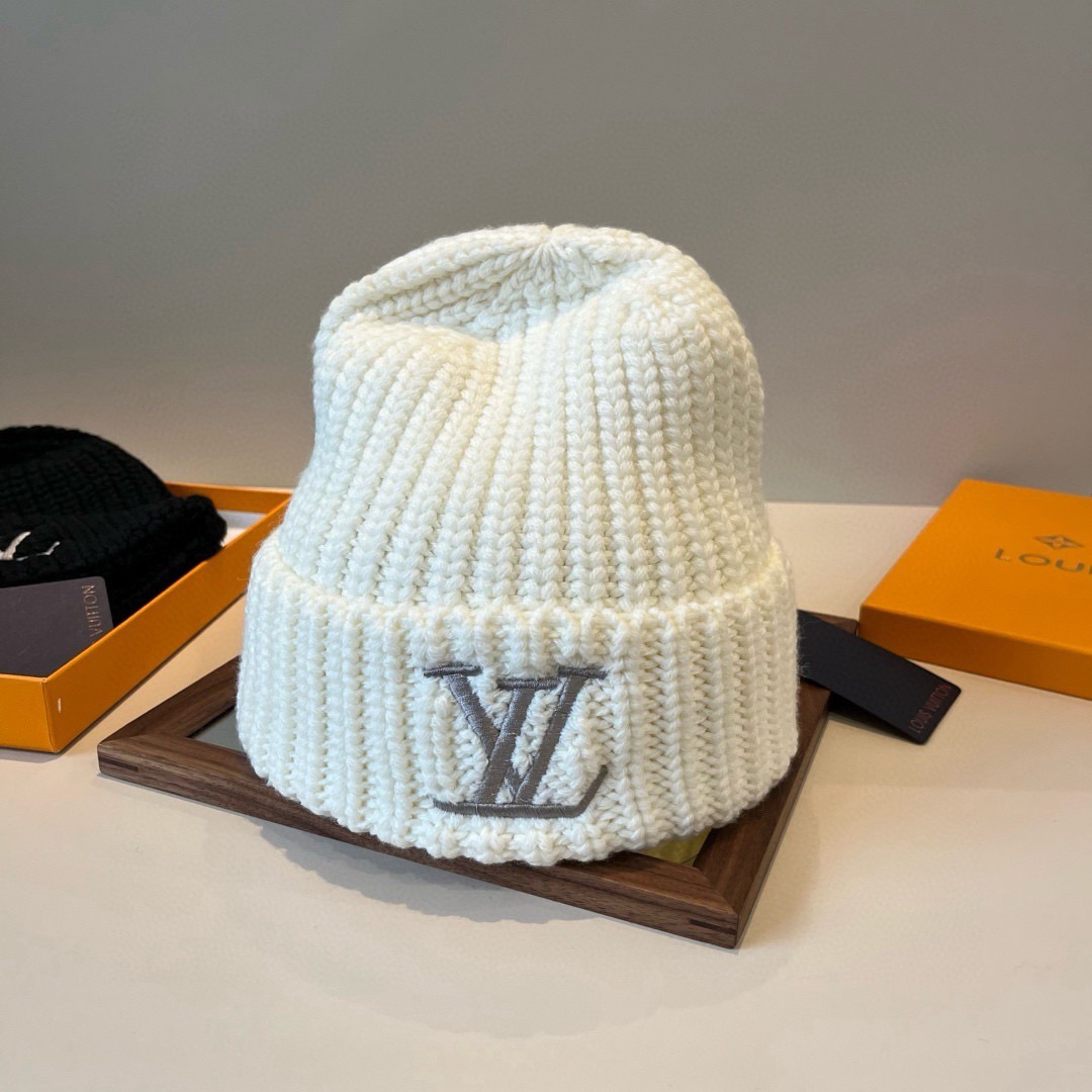 LV Knitted Beanie Designer Cap Fashionable Bonnet Dressy Hats For Outdoor Womens Cappelli Travel Skiing Knitted Hat Designer Brimless Cap With Box