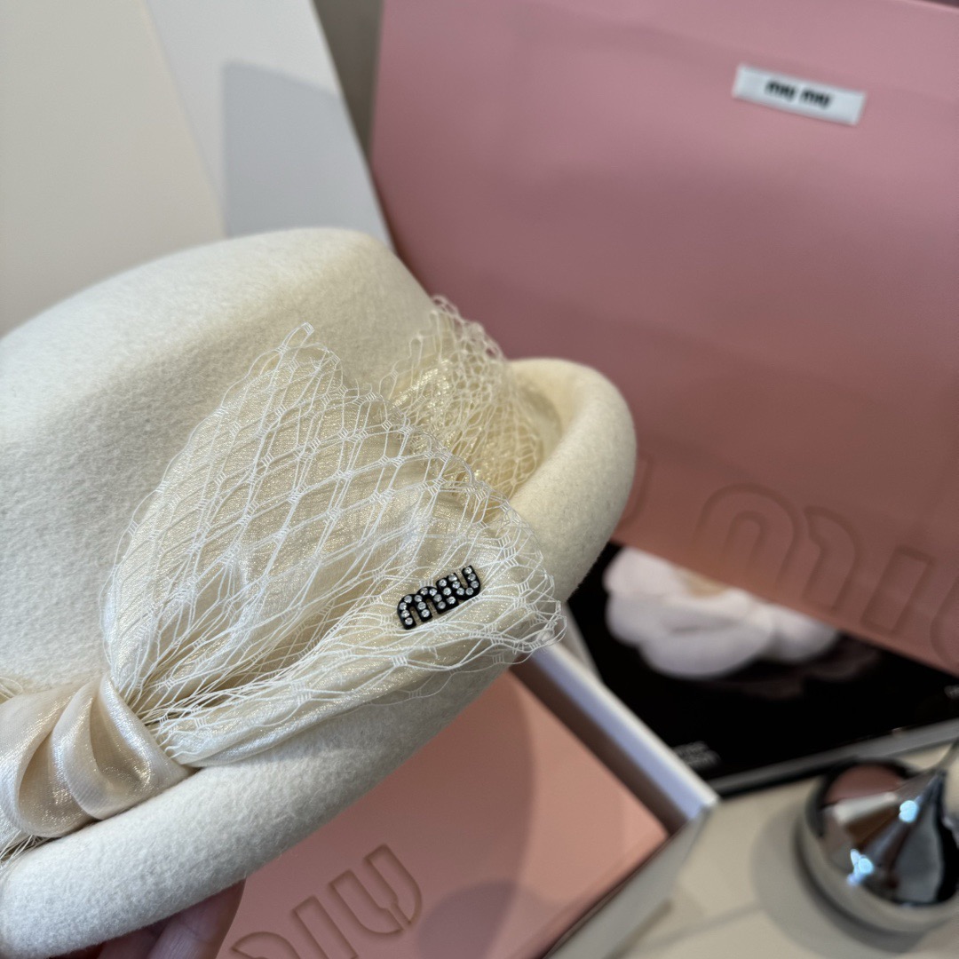MIU MIU Wide Brim Hats Designer Women Felt Hats Round Tops Fashionable Curled Edge Tops Womens Wool Bottom Hats Womens Felt Hat Vintage Jazz Hat Outdoor Dress Hat With Box