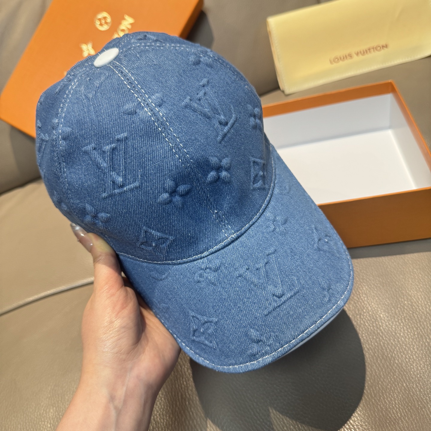 LV Luxury Designer Emboss Fashion Baseball Cap Men And Women Sports Street Caps Forward Caps Sun Prevent Baseball Cap Outdoor Hat For Men Casquette Adjustable To Fit Hats With Box