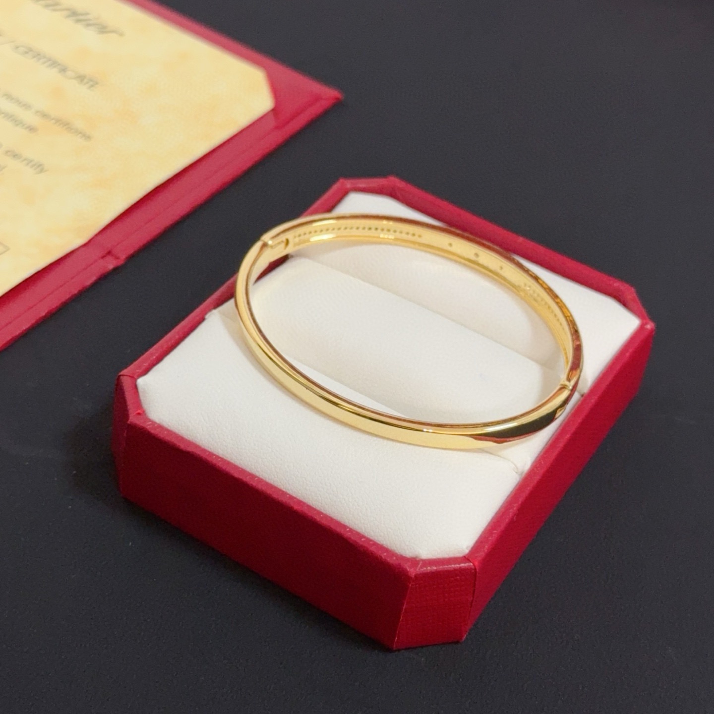 Cartier Designer Diamond Encrusted Bracelet High Quality Bracelet Fashionable Luxury Jewelry For Women's Classic Luxury Wedding Party Accessories Valentines Day Christmas Birthday Gift